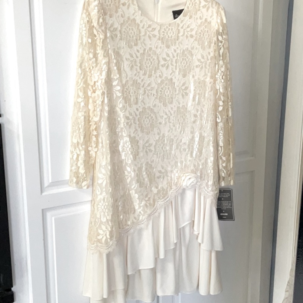 Elegant lace dress vintage 1980’s. Never used.